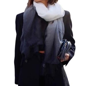 New Carly Cushnie Ombre Scarf Gray to White Ombre Fall Skiing Shawl Luxury Cozy